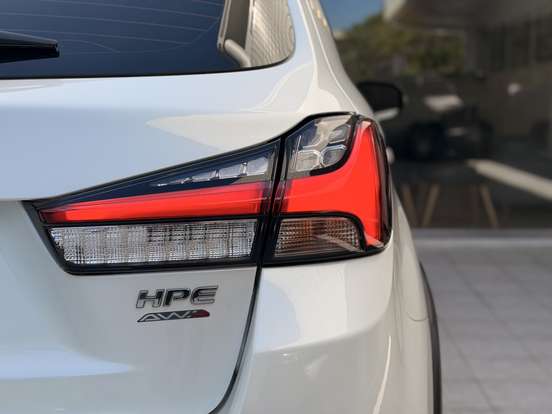 MITSUBISHI-OUTLANDER-2020