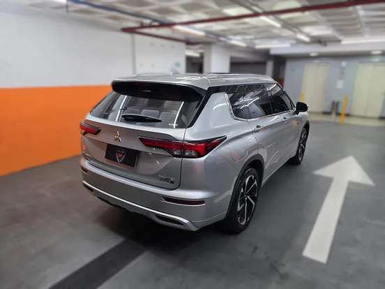 MITSUBISHI-OUTLANDER-2.4 PHEV HPE-S S-AWC DHT MITSUBISHI-OUTLANDER-2026