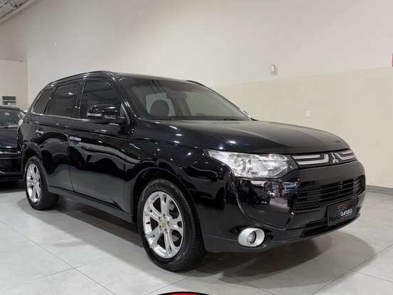 MITSUBISHI-OUTLANDER-3.0 GT 4X4 V6 24V GASOLINA 4P AUTOMÁTICO MITSUBISHI-OUTLANDER-2014