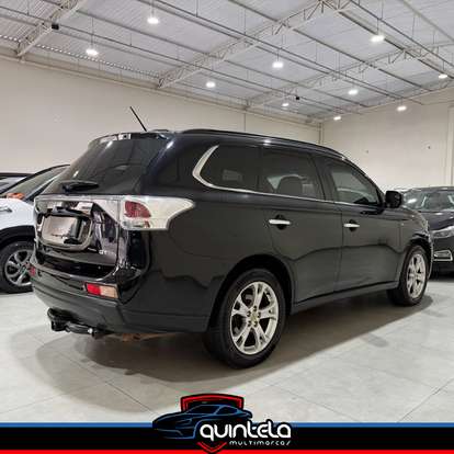 MITSUBISHI-OUTLANDER-2014