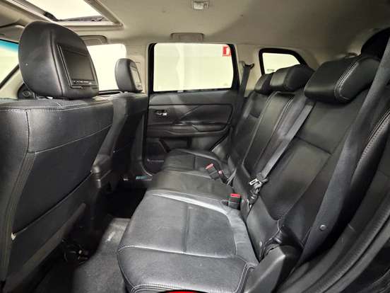 MITSUBISHI-OUTLANDER-3.0 GT 4X4 V6 24V GASOLINA 4P AUTOMÁTICO MITSUBISHI-OUTLANDER-2014