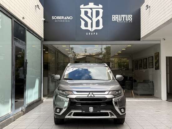 MITSUBISHI-OUTLANDER-2020