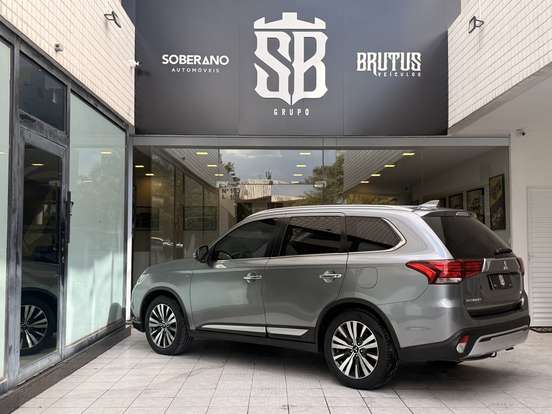MITSUBISHI-OUTLANDER-3.0 MIVEC V6 GASOLINA HPE-S AWD AUTOMÁTICO MITSUBISHI-OUTLANDER-2020