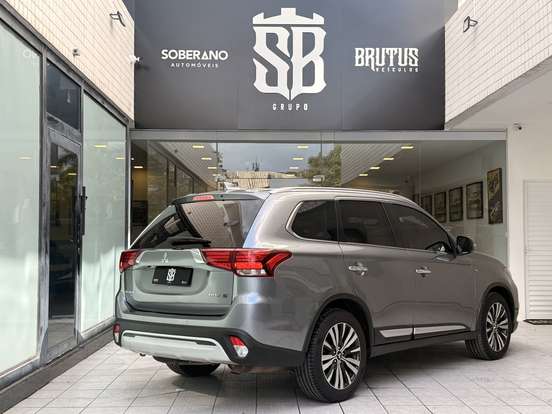 MITSUBISHI-OUTLANDER-3.0 MIVEC V6 GASOLINA HPE-S AWD AUTOMÁTICO MITSUBISHI-OUTLANDER-2020