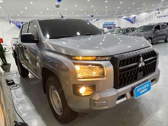 MITSUBISHI-TRITON-2025
