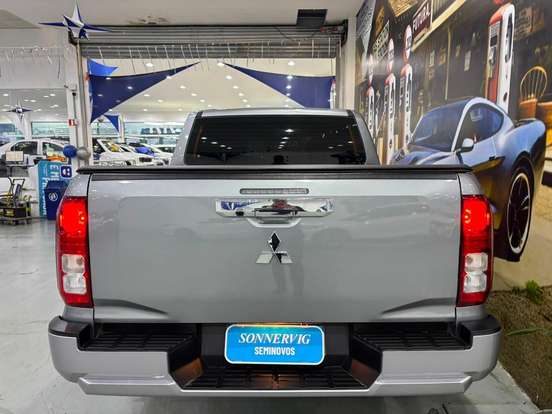 MITSUBISHI-TRITON-2.4 BITURBO DIESEL CD GL AUTOMÁTICO MITSUBISHI-TRITON-2025