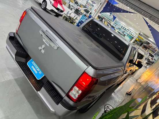 MITSUBISHI-TRITON-2025