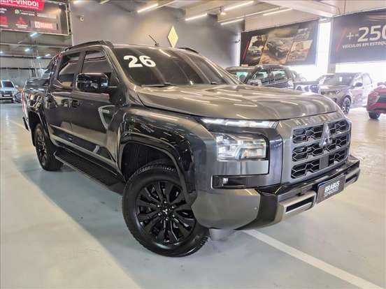 MITSUBISHI-TRITON-2025