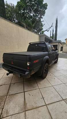 MITSUBISHI-L200-2010