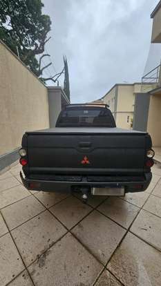 MITSUBISHI-L200-2010