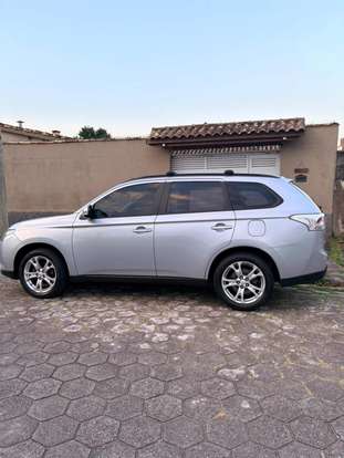 MITSUBISHI-OUTLANDER-2014