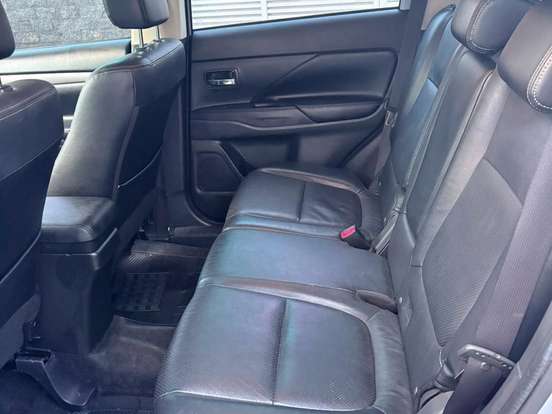 MITSUBISHI-OUTLANDER-2.0 16V GASOLINA 4P AUTOMÁTICO MITSUBISHI-OUTLANDER-2014