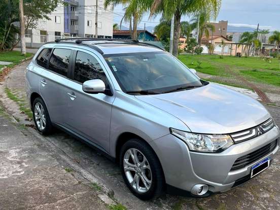 MITSUBISHI-OUTLANDER-2.0 16V GASOLINA 4P AUTOMÁTICO MITSUBISHI-OUTLANDER-2014