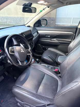 MITSUBISHI-OUTLANDER-2014