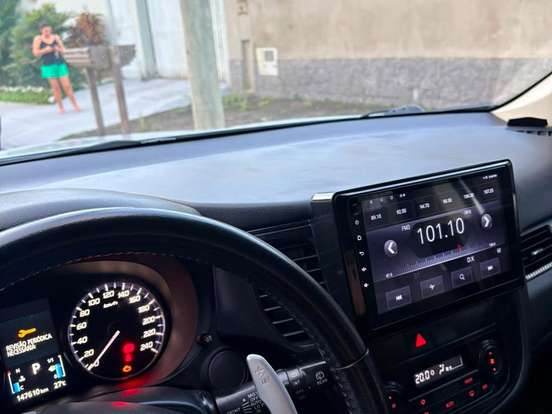 MITSUBISHI-OUTLANDER-2.0 16V GASOLINA 4P AUTOMÁTICO MITSUBISHI-OUTLANDER-2014