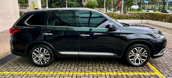 MITSUBISHI-OUTLANDER-3.0 GT 4X4 V6 24V GASOLINA 4P AUTOMÁTICO MITSUBISHI-OUTLANDER-2017