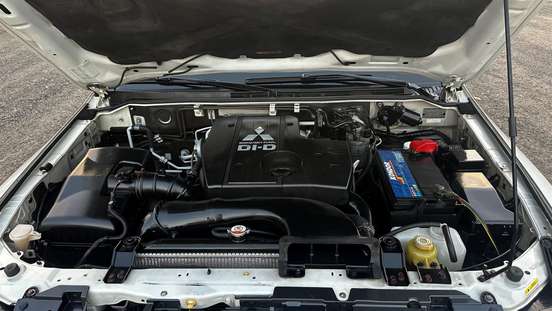 MITSUBISHI-PAJERO FULL-2015