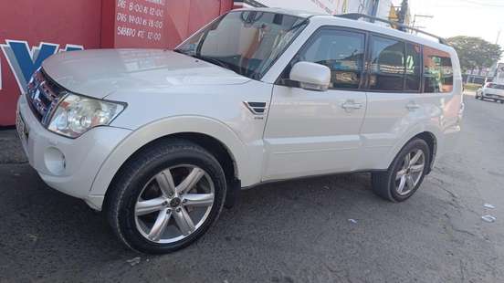 MITSUBISHI-PAJERO FULL-3.8 HPE 4X4 V6 24V GASOLINA 4P AUTOMÁTICO MITSUBISHI-PAJERO FULL-2013