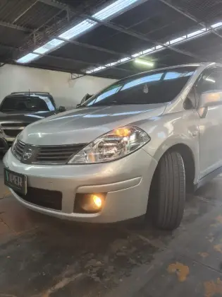 NISSAN TIIDA 1.8 S 16V GASOLINA 4P AUTOMÁTICO