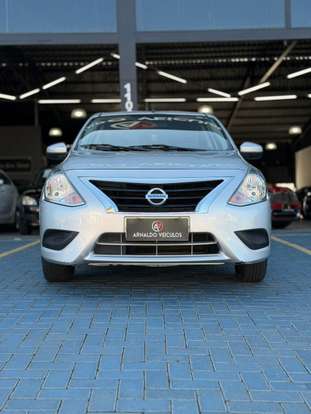 NISSAN-VERSA-2018