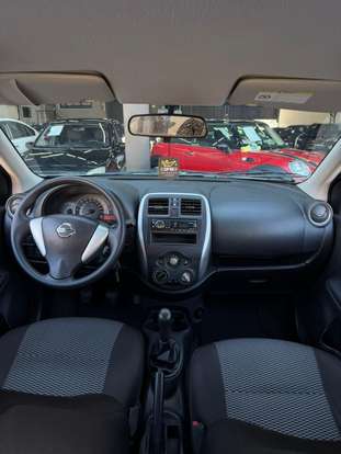 NISSAN-VERSA-2018