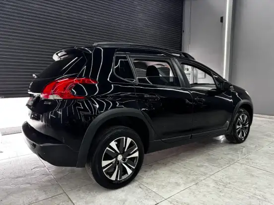PEUGEOT-2008-2021