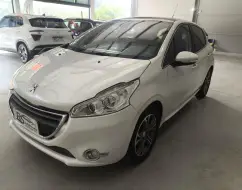 PEUGEOT 208 1.6 GRIFFE 16V FLEX 4P AUTOMÁTICO PEUGEOT 208 1.6 GRIFFE 16V FLEX 4P AUTOMÁTICO