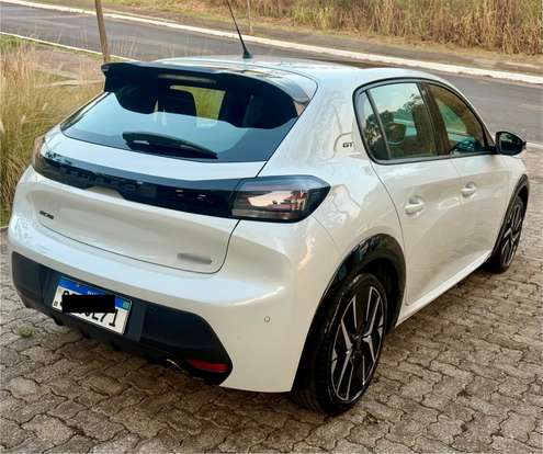 PEUGEOT-208-2024
