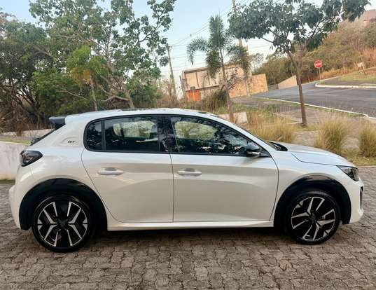 PEUGEOT-208-2024