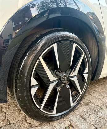 PEUGEOT-208-2024