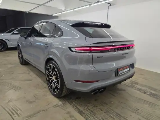 PORSCHE-CAYENNE-2025