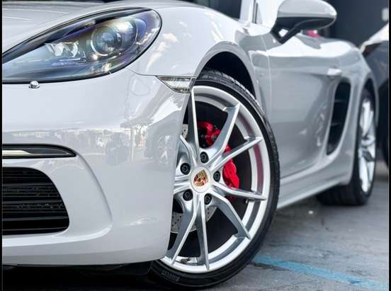 PORSCHE-718-2021
