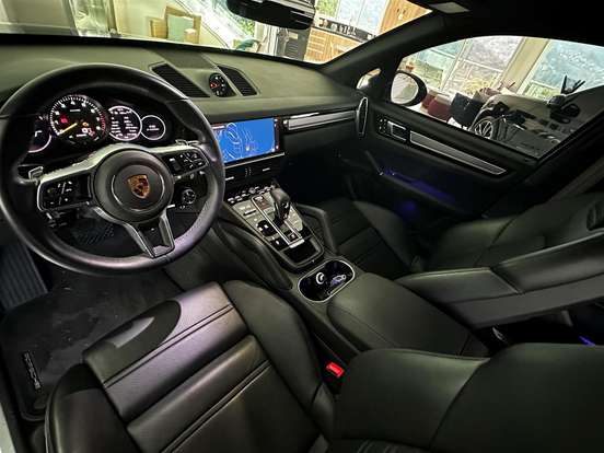 PORSCHE-CAYENNE-2022