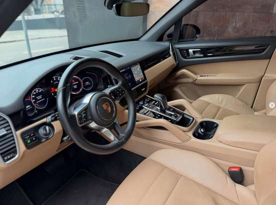 PORSCHE-CAYENNE-2018