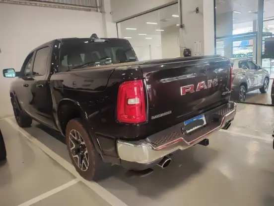RAM-1500-3.0 HURRICANE 6 BITURBO GASOLINA LARAMIE CD 4X4 AUTOMÁTICO RAM-1500-2024