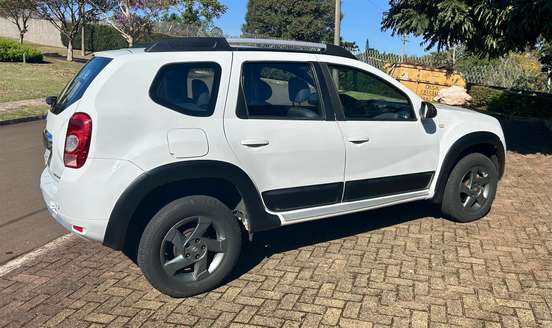 RENAULT-DUSTER-2013