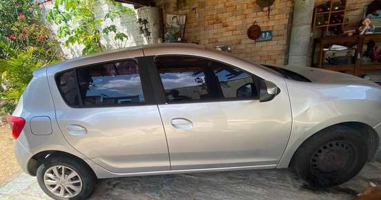 RENAULT-SANDERO-2016