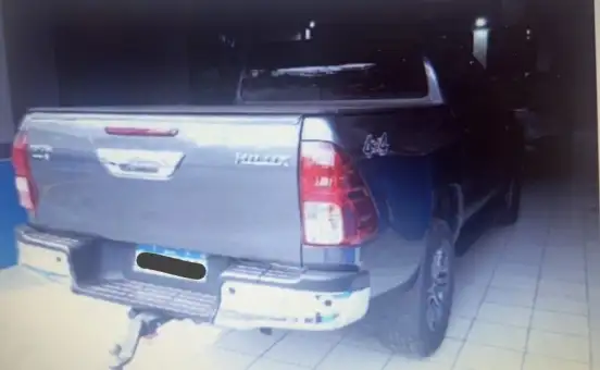 TOYOTA-HILUX-2023