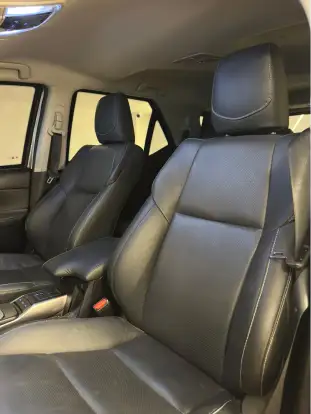 TOYOTA-HILUX SW4-2023