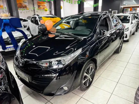 TOYOTA-YARIS-2021