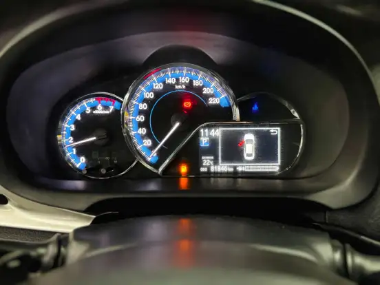 TOYOTA-YARIS-2021