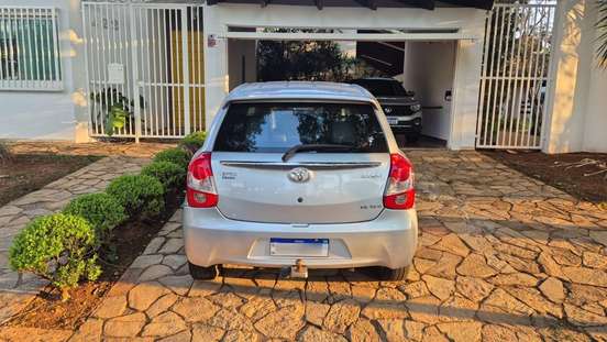 TOYOTA-ETIOS-2016