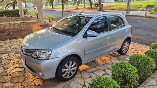 TOYOTA-ETIOS-1.5 XLS 16V FLEX 4P AUTOMÁTICO TOYOTA-ETIOS-2016