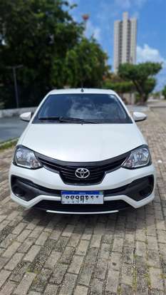 TOYOTA-ETIOS-2019
