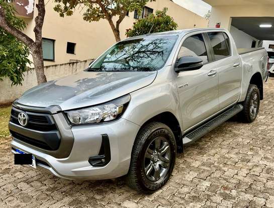 TOYOTA-HILUX-2024