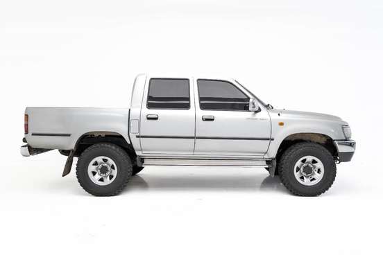TOYOTA-HILUX-2002