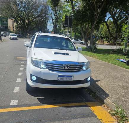 TOYOTA-HILUX SW4-2013