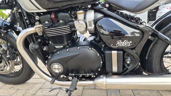TRIUMPH-BONNEVILLE BOBBER 1200-2023