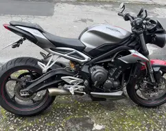 TRIUMPH STREET TRIPLE 765 RS TRIUMPH STREET TRIPLE 765 RS