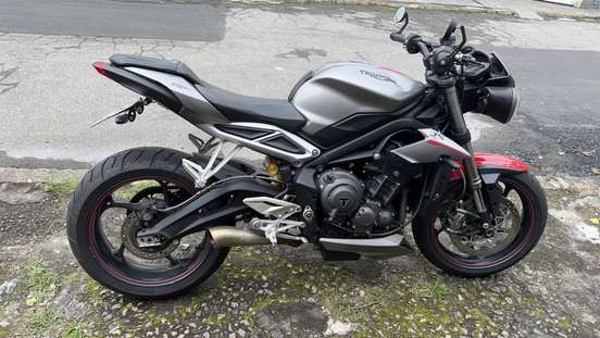 TRIUMPH-STREET TRIPLE 765 RS-2017